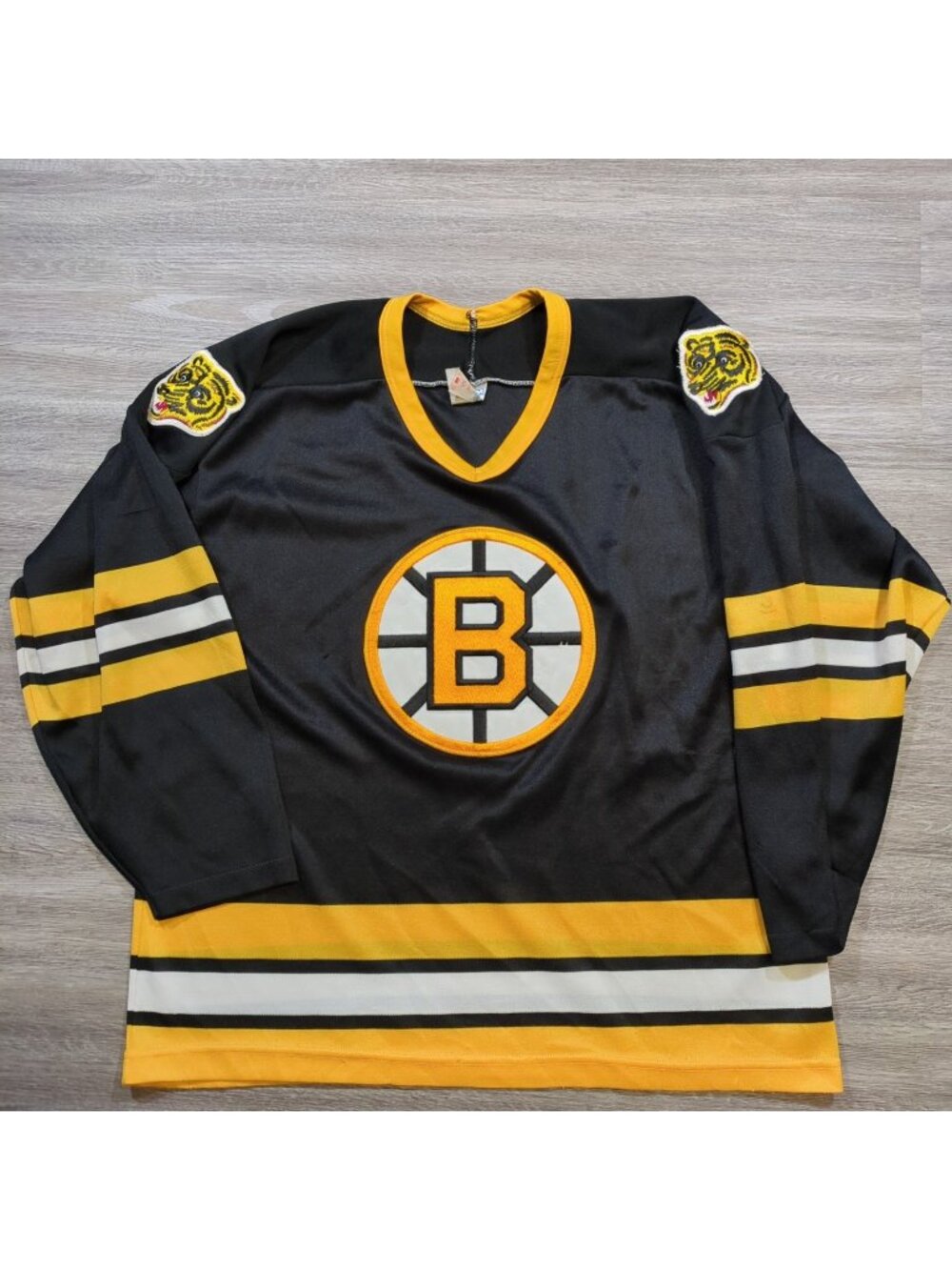 Vintage CCM Maska Boston Bruins Men's Large Jersey Black Pooh Bear Hockey NHL